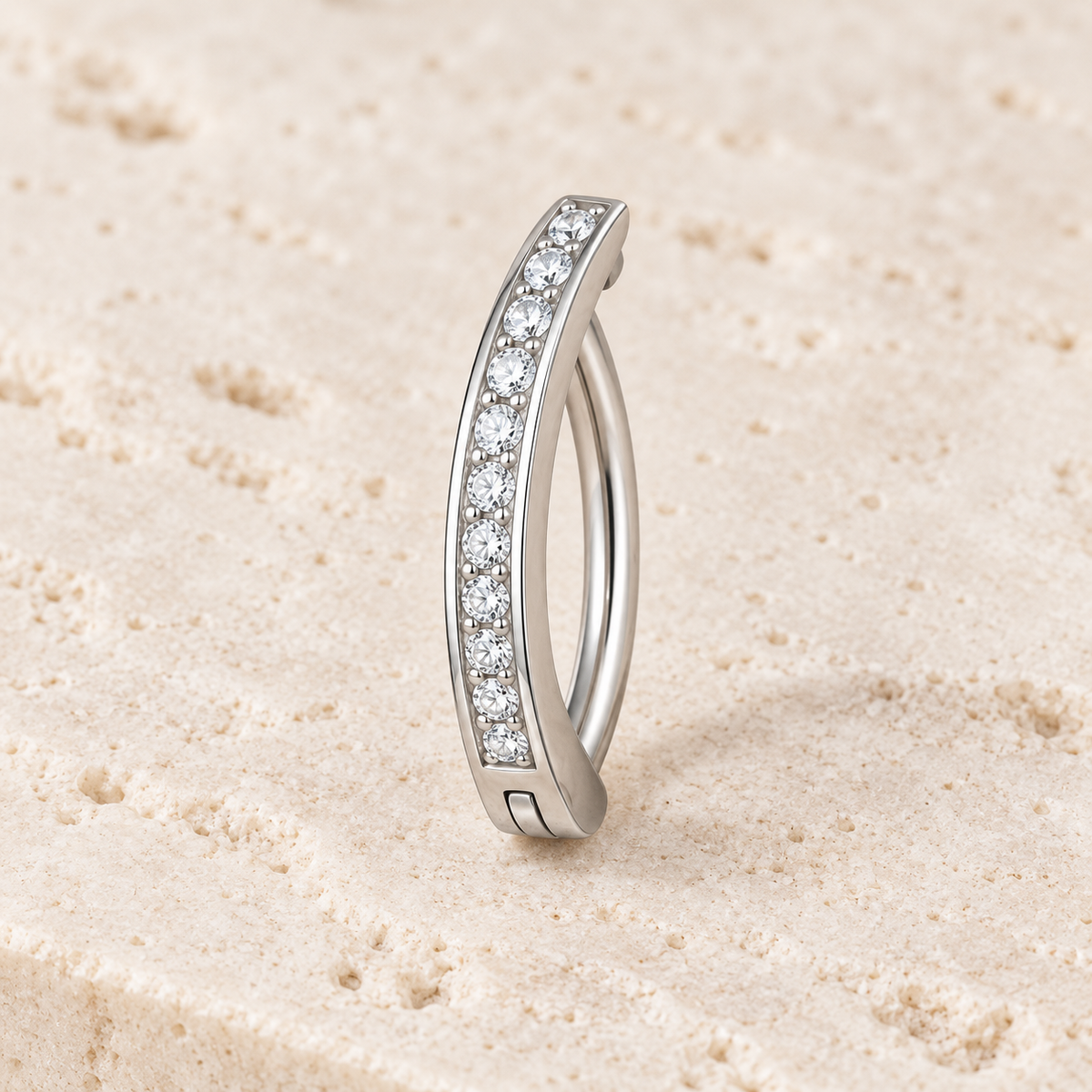 Silver-tone curved belly jewellery with clear stones - clear stone front detail