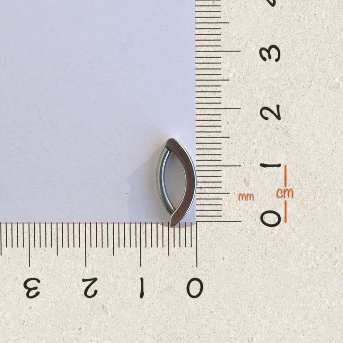Silver-tone curved belly jewellery with clear stones - size guide
