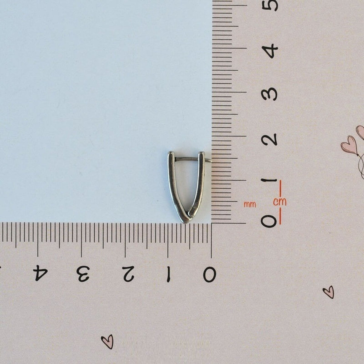 V Shape Men's Huggie Hoop Earring, Vintage Style, Single