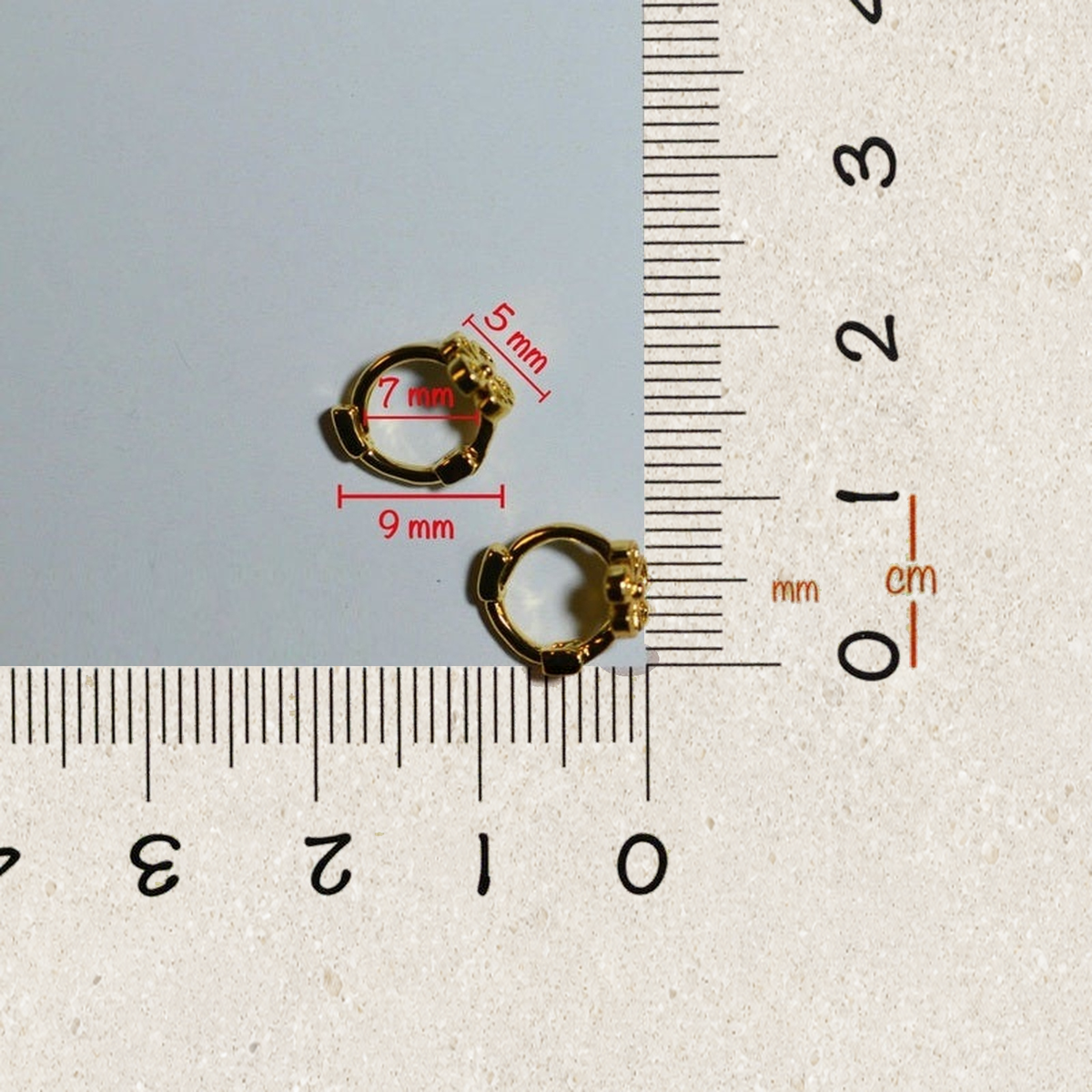 Gold Flower Cartilage Earring for Helix & Tragus, Single