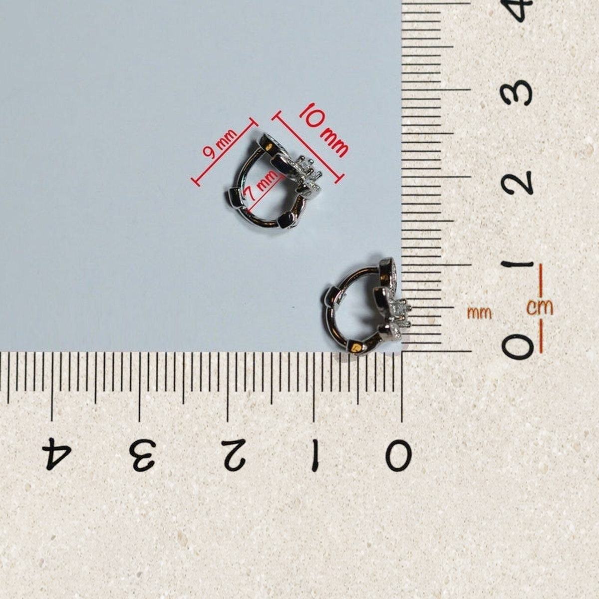 Leaf cartilage hoop earring size guide